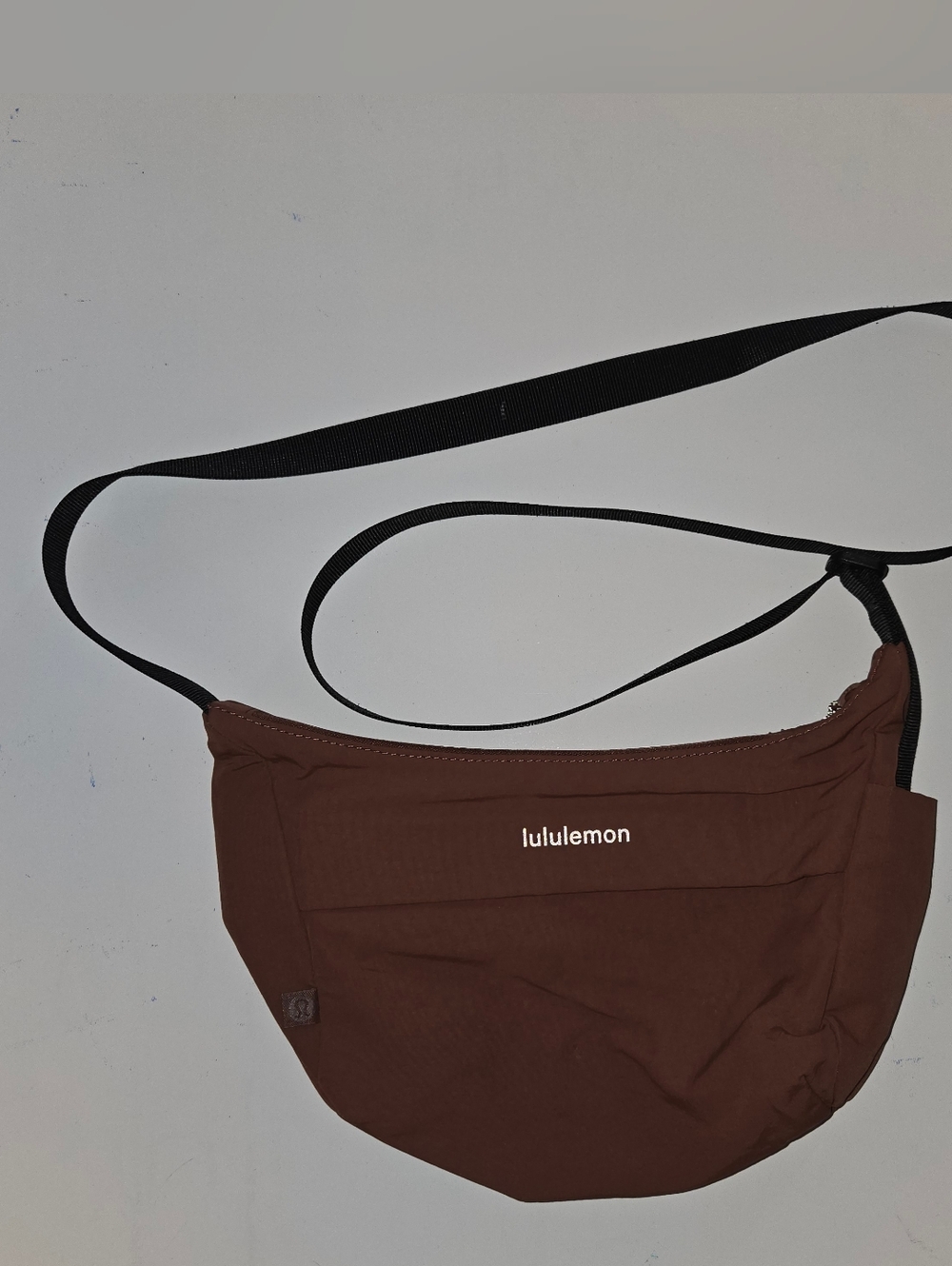 lululemon 2L sling crossbody bag